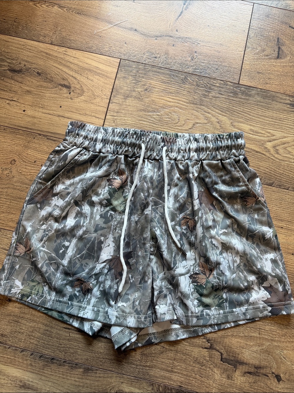 Women’s Camo Print Elastic-Waist Shorts - Olive Gray